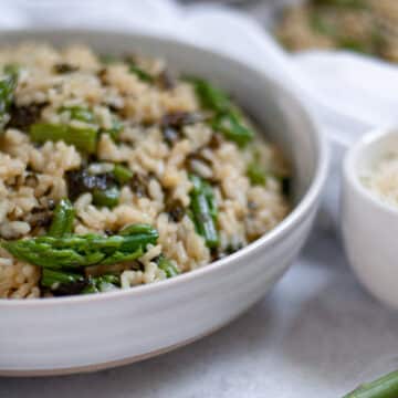Feature image for our asparagus and kale risotto recipe.
