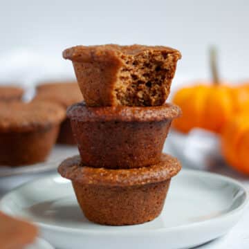 Feature image for our high protein pumpkin muffins recipe.