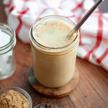 Feature image for our brown sugar shaken espresso recipe.