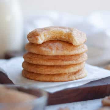 Feature image for our no cream of tartar snickerdoodle cookies recipe.