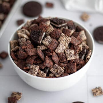 Feature image for our oreo puppy chow recipe.