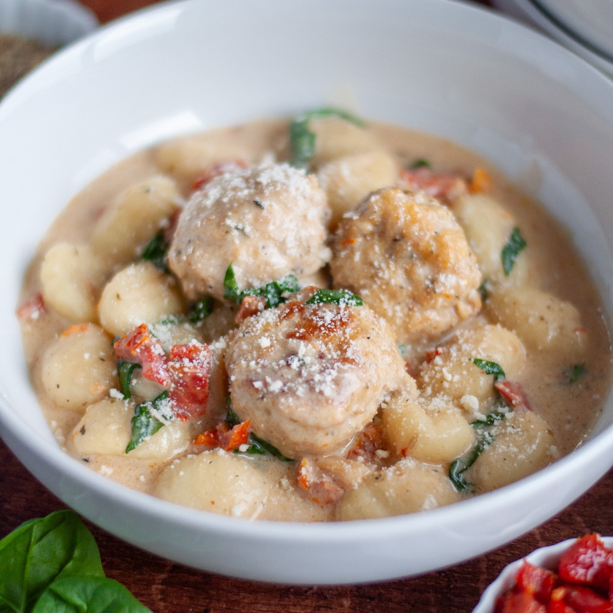 How Long to Cook Gnocchi in Slow Cooker With Sauce: Perfect Timing Tips