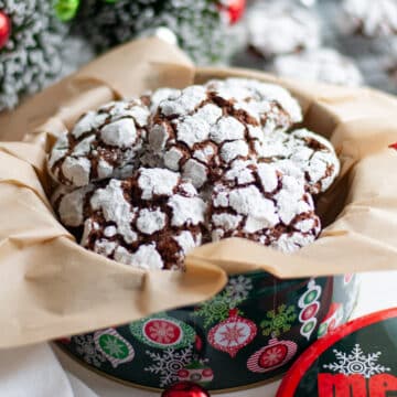 Feature image for our double chocolate crinkle cookies recipe.