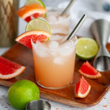 Feature image for our grapefruit paloma cocktail recipe.