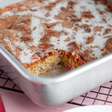 Feature image for our old-fashioned rhubarb cake recipe.