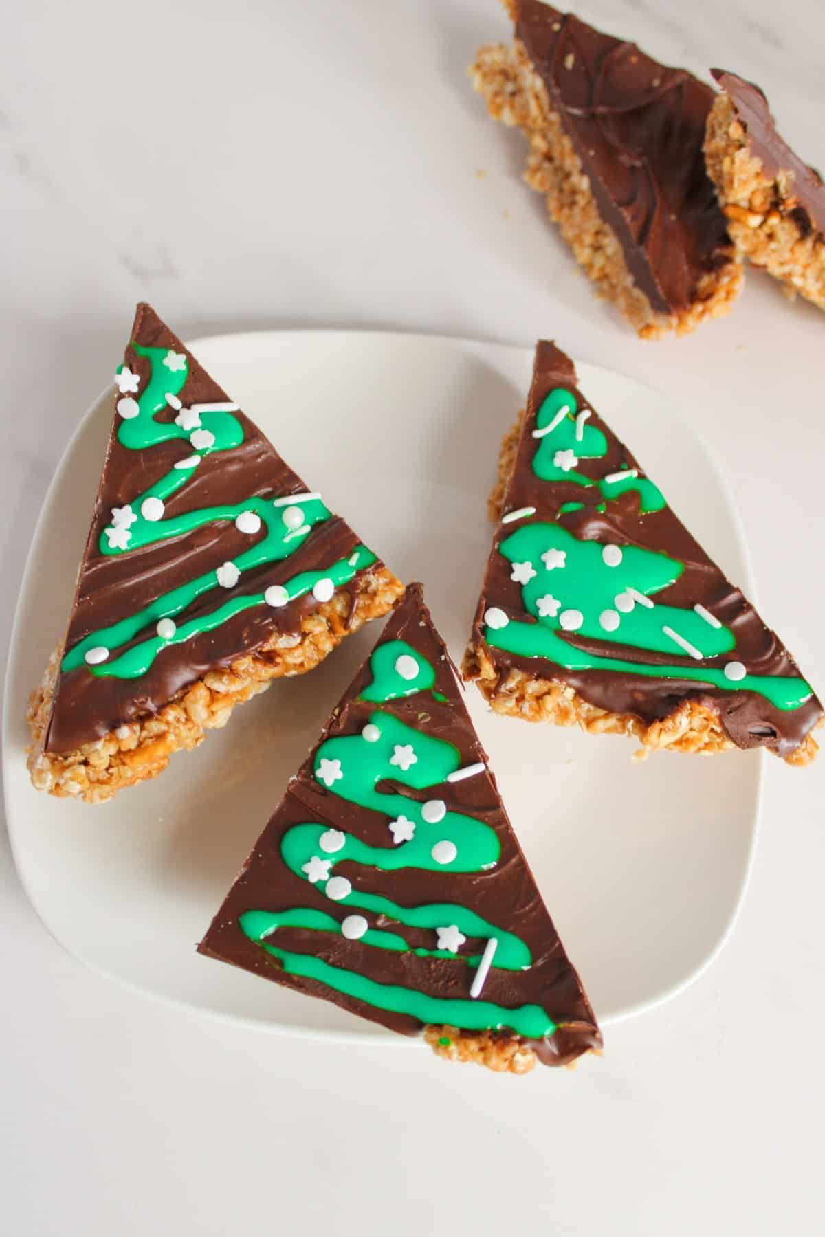No Bake Peanut Butter Christmas Tree Bars by the Benson Street.
